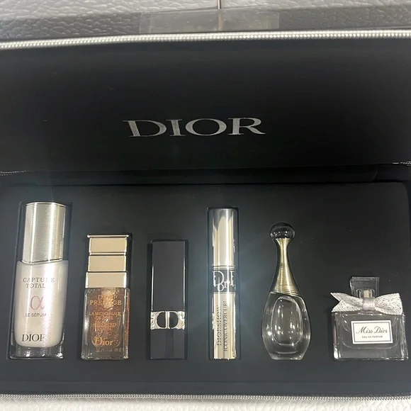 Dior Set - Picture 2 of 7